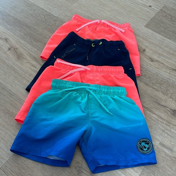 Bundle of swim shorts - Picture 1 of 4